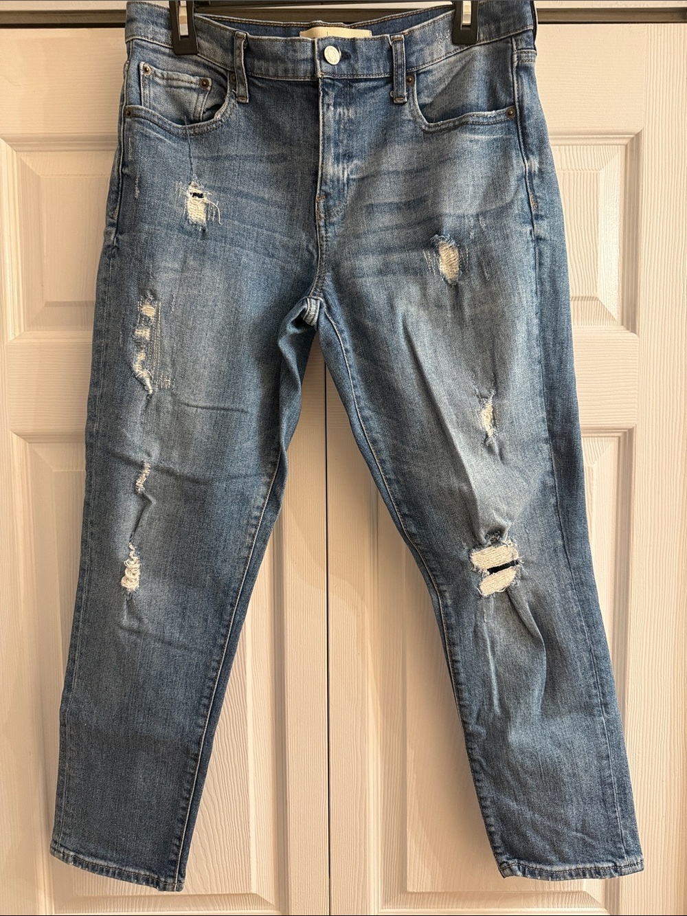 GAP 1969 Best Girlfriend Light Blue Distressed Jeans.  Size 30R or 10.